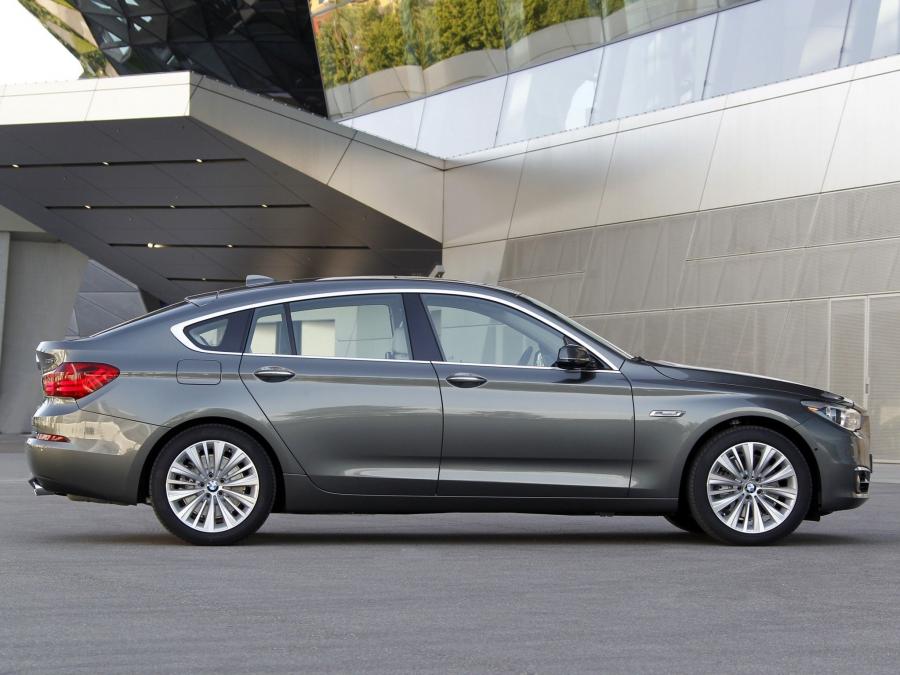  BMW 535i Gran Turismo Luxury Line 2013 года  (фото 8 из 16)